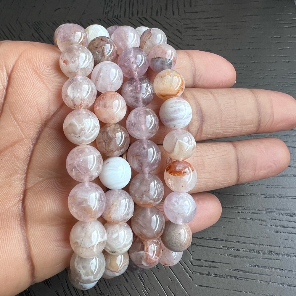 (ONE) Amethyst agate bracelet 10mm / 6.75’ - Picture 6 of 7